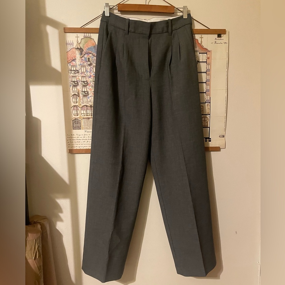 Aritzia Effortless Pant Re(Essential) in Heather Grey size 8